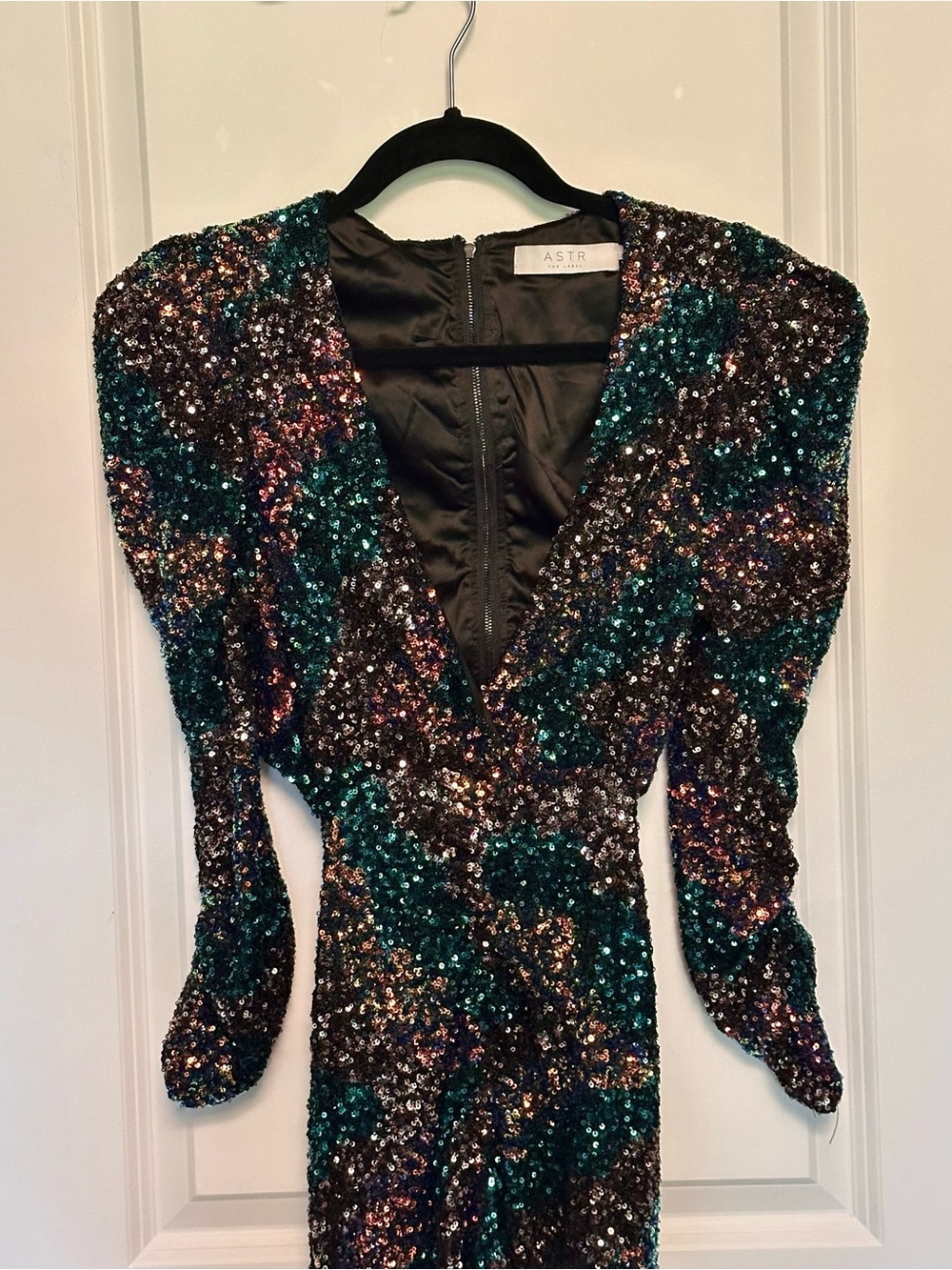 ASTR The Label Jayla Sequin Cutout Midi Cocktail Dress Multicolor M - Picture 4 of 10